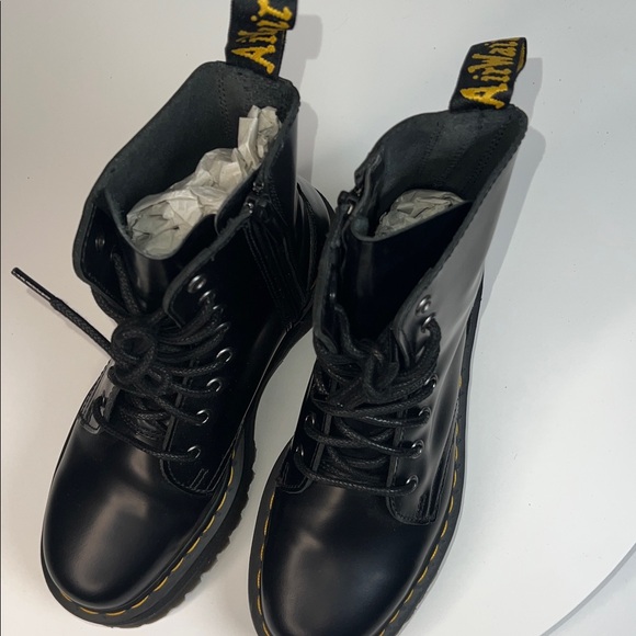 ❤️NWT DR MATRENS JADON SMOOTH LEATHER PLATFORM BOOTS IN BLACK SIZE WOMENS 8 - Picture 15 of 16